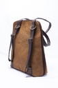 BOLSA DE PIEL TROQUELADA TIPO MOCHILA