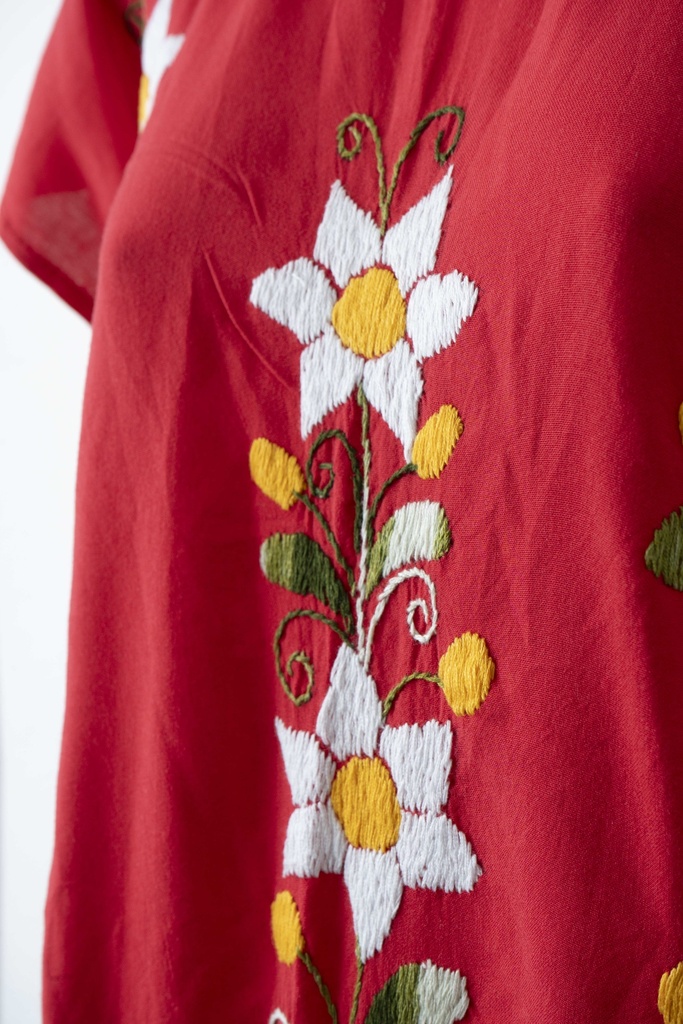 BLUSA BORDADA GUÍAS MARGARITAS