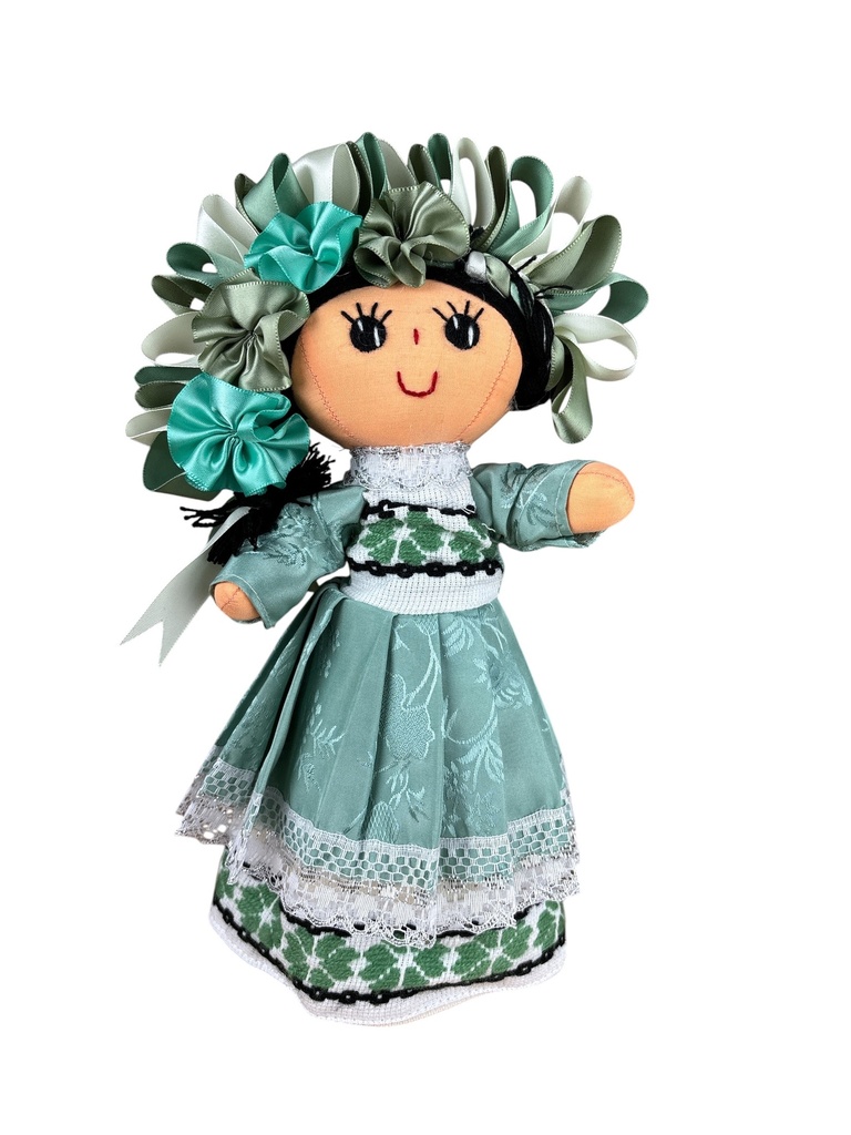 MUÑECA LELE CON TRENZA DOBLE FALDA