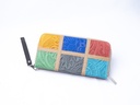 CARTERA DE PIEL TROQUELADA CON CIERRE