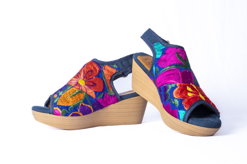 ZAPATOS BORDADOS HEBILLA TRASERA