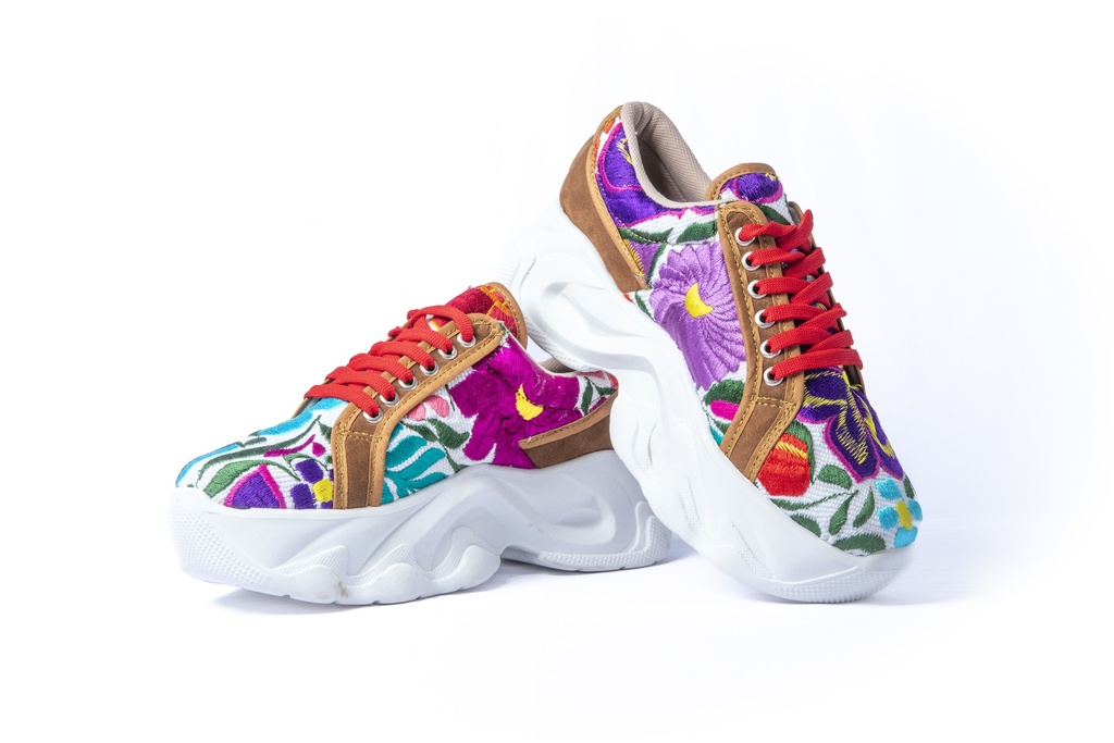 TENIS BORDADOS PLATAFORMA