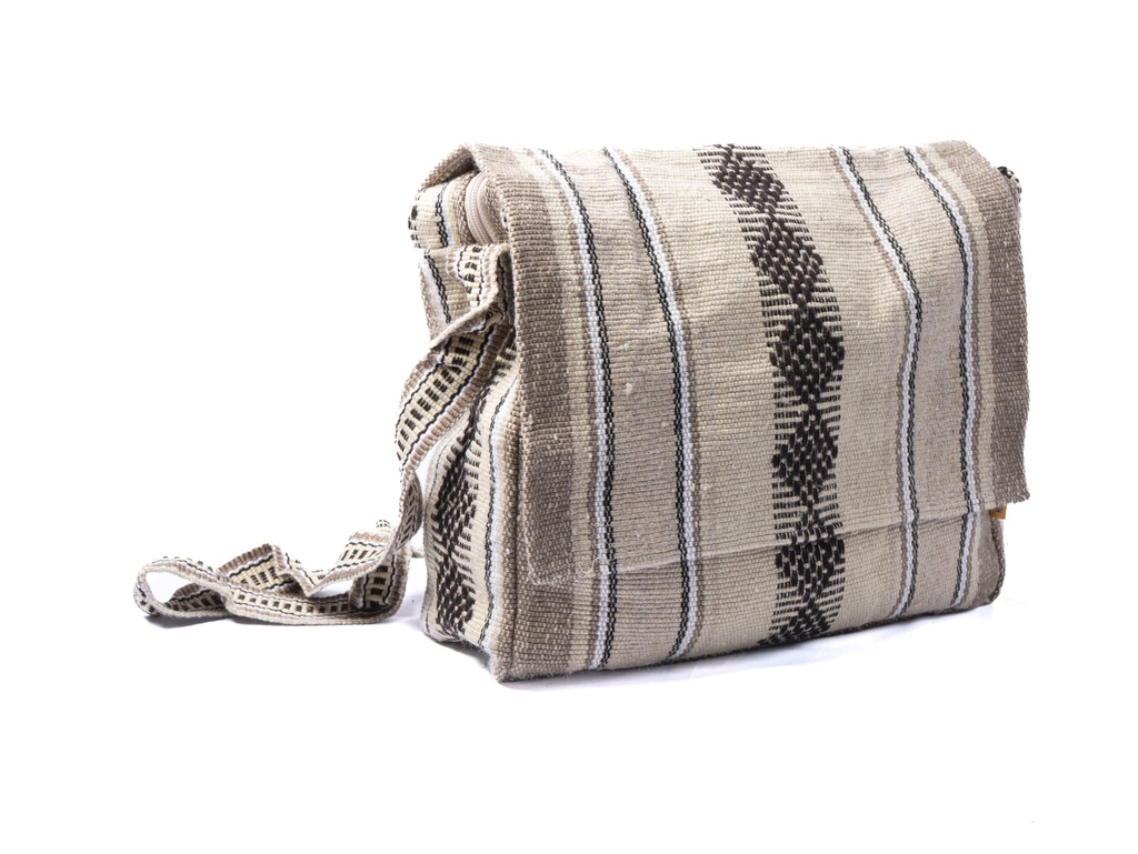 BOLSA PORTAFOLIO CON TAPA Y CORREA