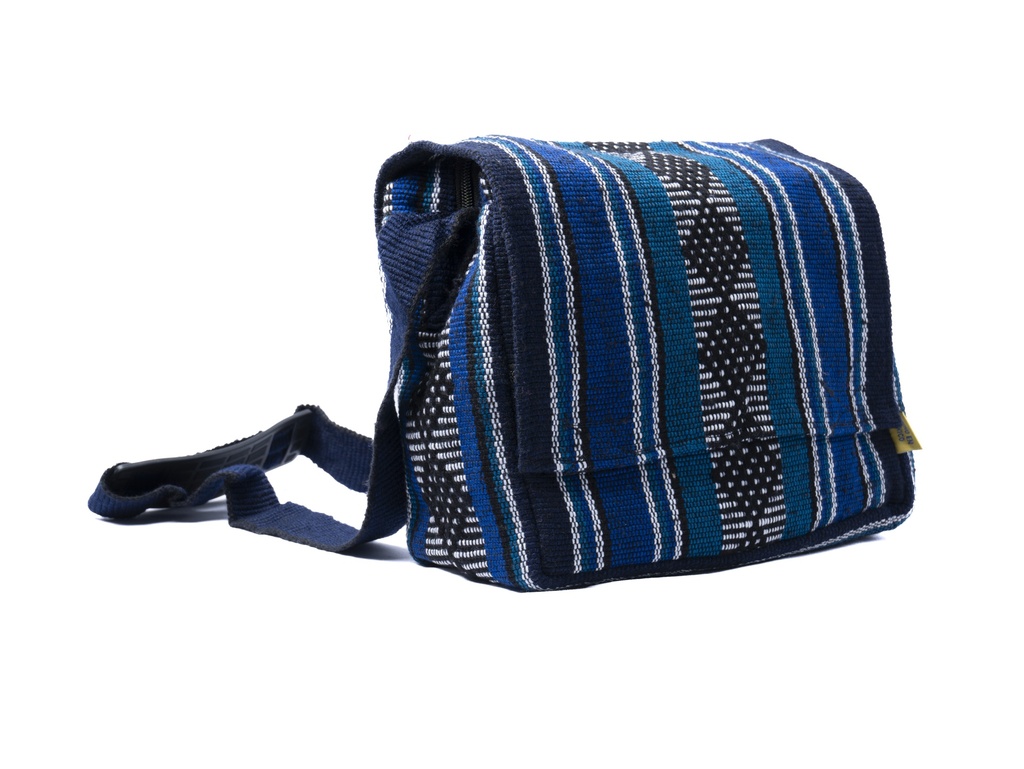 BOLSA PORTAFOLIO CON TAPA Y CORREA