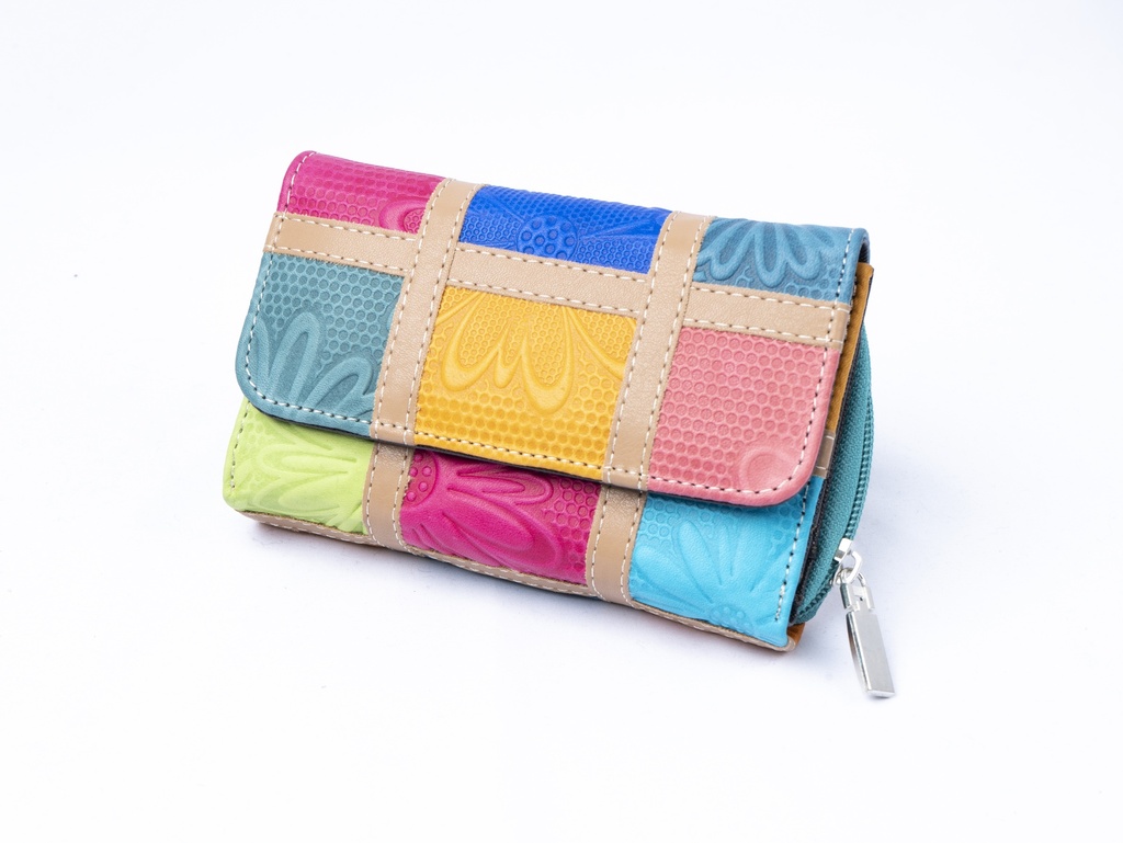 CARTERA DE PIEL TROQUELADA CON BROCHE Y CIERRE