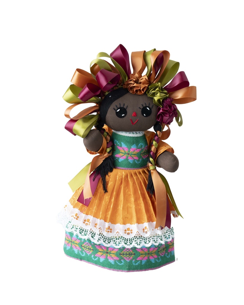 MUÑECA LELE CON TRENZA, FLORES Y DOBLE FALDA