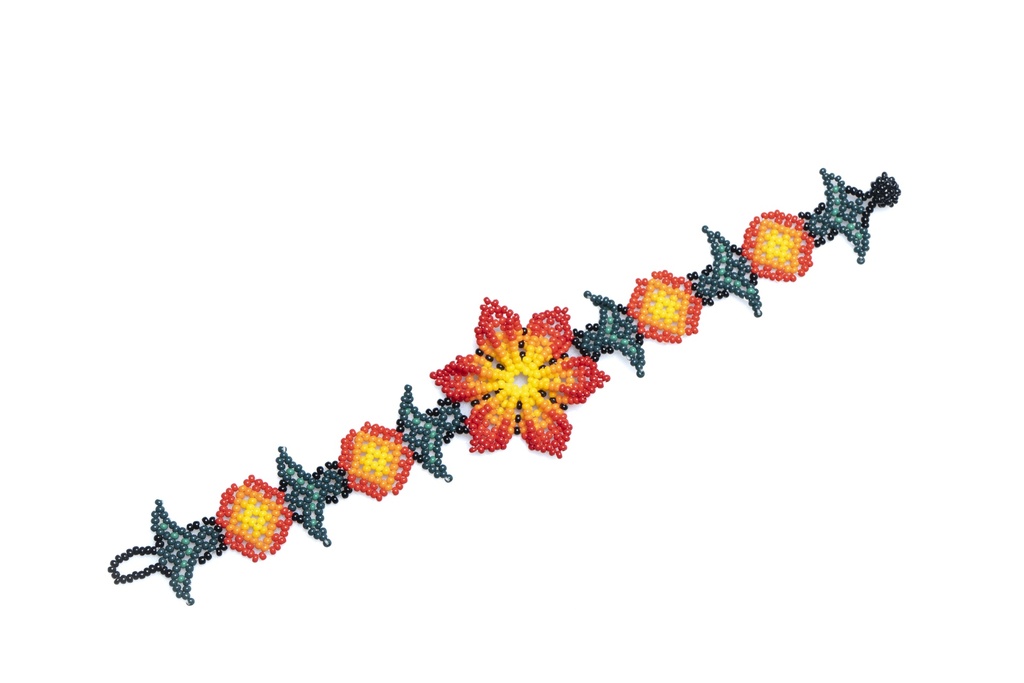 PULSERA TEJIDA CHAQUIRA CON FLOR NOCHEBUENA
