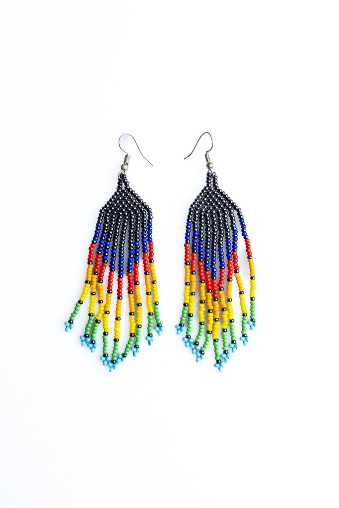 ARETES TEJIDOS CON CHAQUIRA