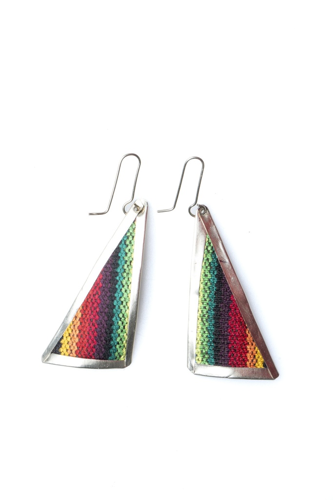 ARETES TRIÁNGULO ALPACA CON TEJIDO 