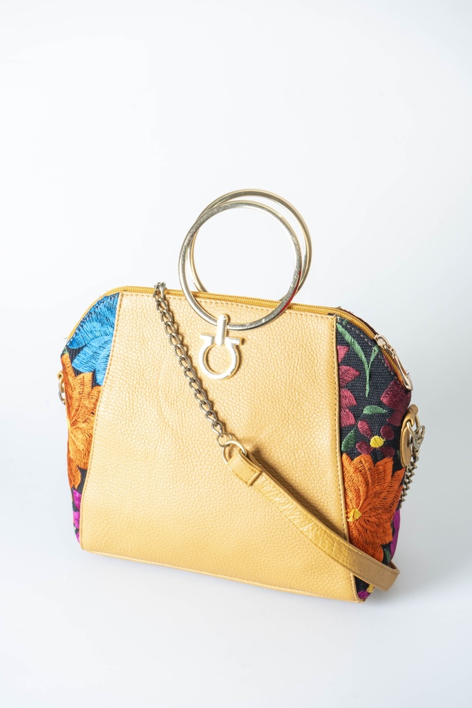 BOLSA MOSTAZA CON BORDADO Y CORREA METAL 
