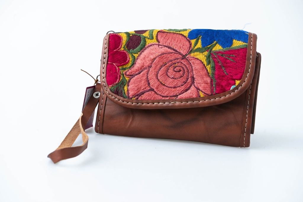 MONEDERO EN PIEL BORDADO FLORES