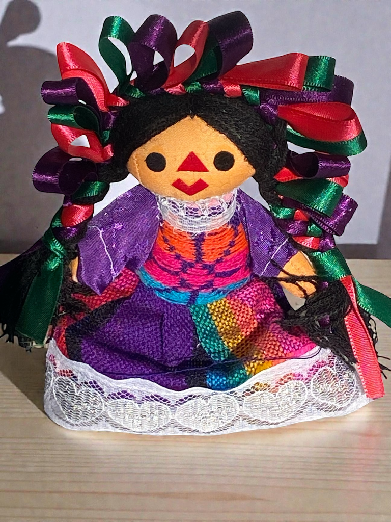 MUÑECA LELE ENCAJE BLANCO CORAZON