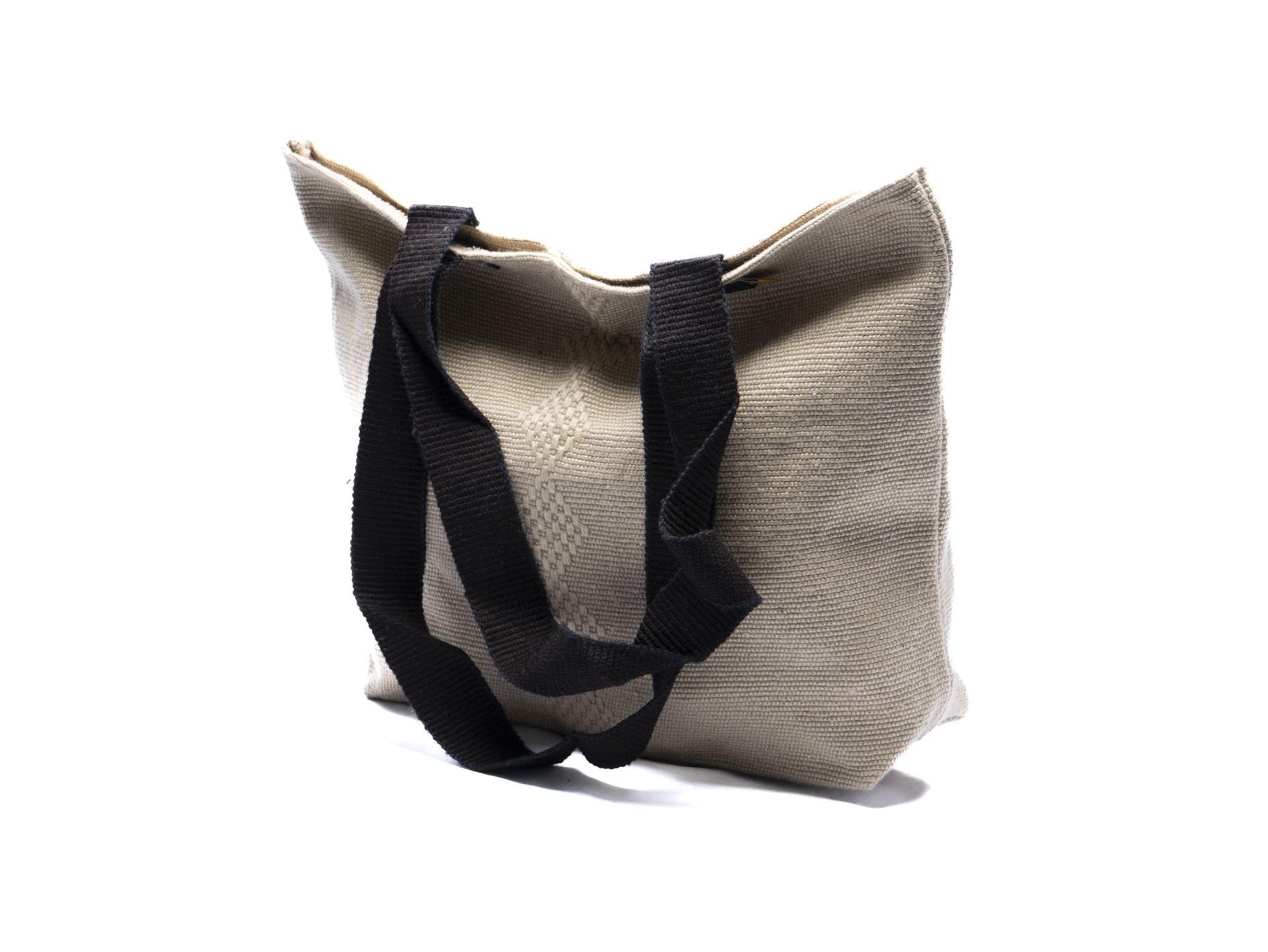 MET03-009: BOLSA GRANDE ARENA
