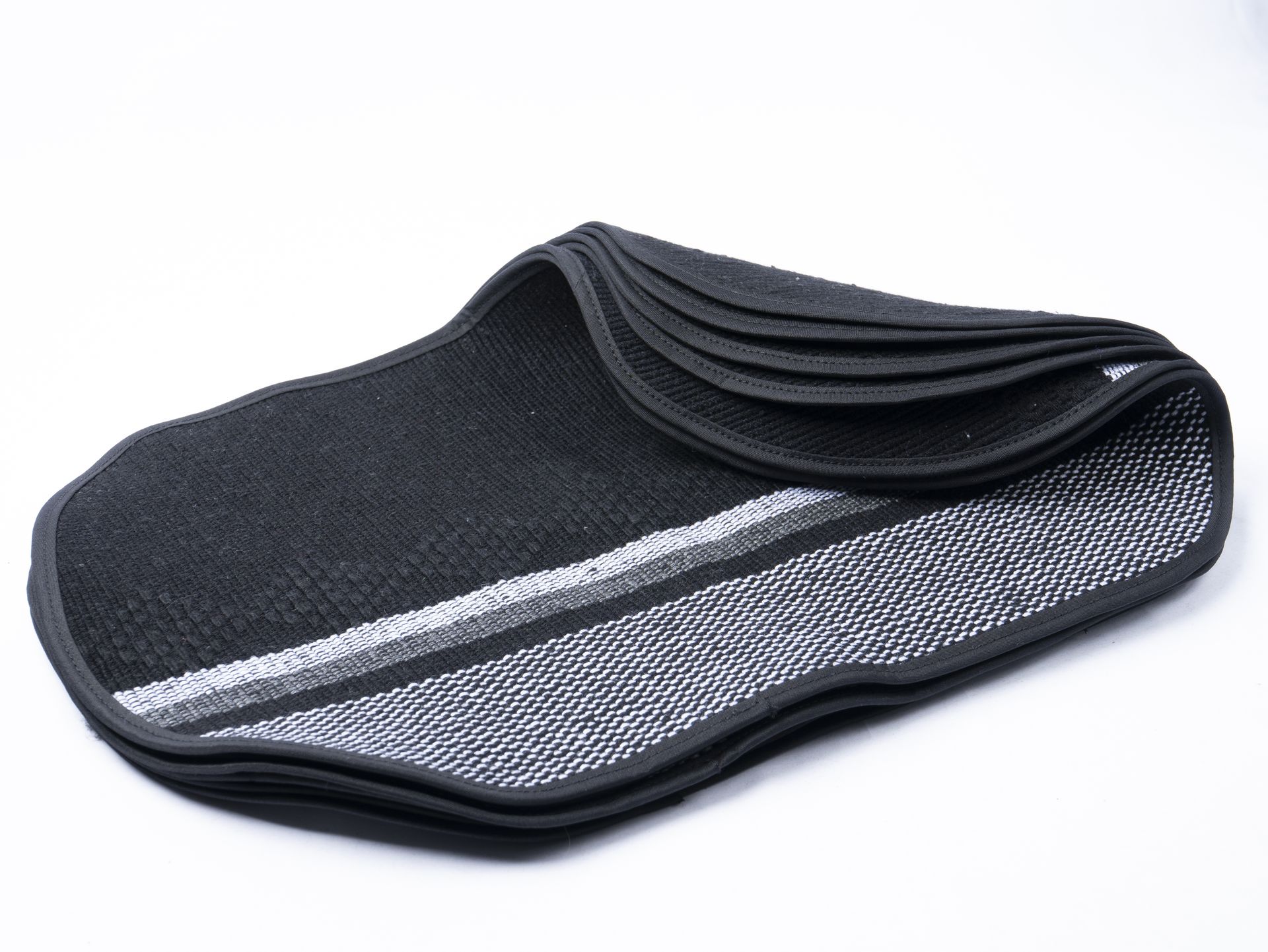 MET04-001: NEGRO LISO